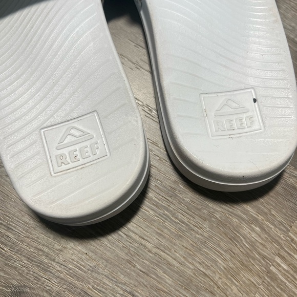 REEF Good Vibes Life Is Good Sandal- 9 - Picture 3 of 6